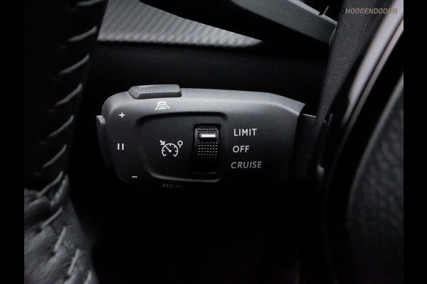 Peugeot 208 1.2 PureTech Allure Deluxe (APPLE CARPLAY,LED,360 CAMERA,DODEHOEK,KEYLESS,ADAPTIVE CRUISE,LM-VELGEN,NIEUWE APK)