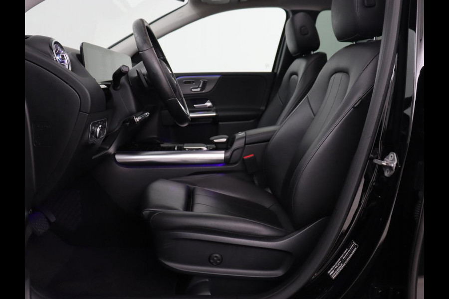 Mercedes-Benz B-Klasse 180 Business Solution Luxury | Panoramadak | Leder | Stoelverwarming | Trekhaak | Memory | Keyless | Sfeerverlichting | Matrix LED | Navigatie | Widescreen