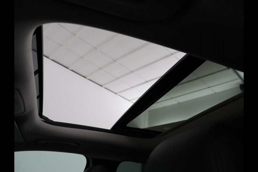 Mercedes-Benz B-Klasse 180 Business Solution Luxury | Panoramadak | Leder | Stoelverwarming | Trekhaak | Memory | Keyless | Sfeerverlichting | Matrix LED | Navigatie | Widescreen