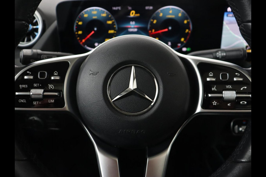 Mercedes-Benz B-Klasse 180 Business Solution Luxury | Panoramadak | Leder | Stoelverwarming | Trekhaak | Memory | Keyless | Sfeerverlichting | Matrix LED | Navigatie | Widescreen
