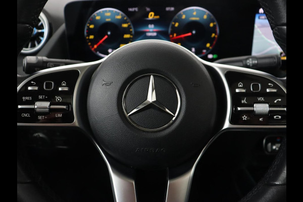 Mercedes-Benz B-Klasse 180 Business Solution Luxury | Panoramadak | Leder | Stoelverwarming | Trekhaak | Memory | Keyless | Sfeerverlichting | Matrix LED | Navigatie | Widescreen