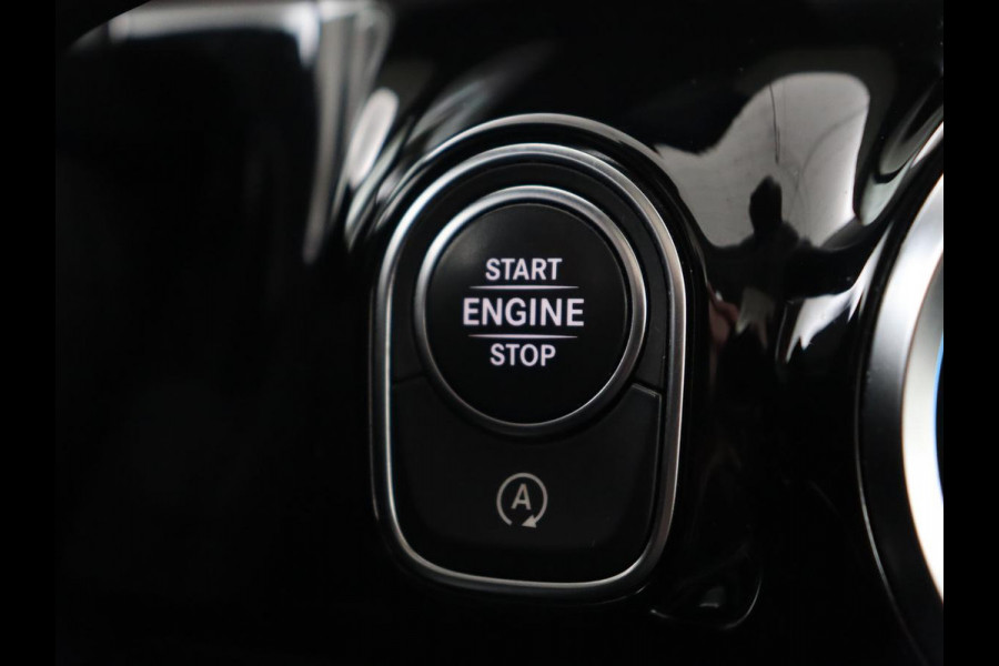 Mercedes-Benz B-Klasse 180 Business Solution Luxury | Panoramadak | Leder | Stoelverwarming | Trekhaak | Memory | Keyless | Sfeerverlichting | Matrix LED | Navigatie | Widescreen