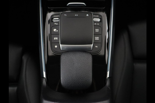 Mercedes-Benz B-Klasse 180 Business Solution Luxury | Panoramadak | Leder | Stoelverwarming | Trekhaak | Memory | Keyless | Sfeerverlichting | Matrix LED | Navigatie | Widescreen