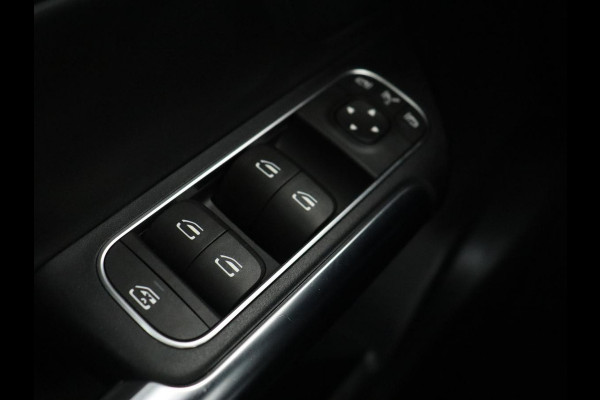 Mercedes-Benz B-Klasse 180 Business Solution Luxury | Panoramadak | Leder | Stoelverwarming | Trekhaak | Memory | Keyless | Sfeerverlichting | Matrix LED | Navigatie | Widescreen