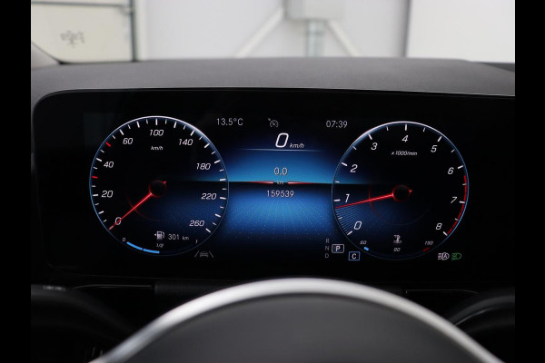 Mercedes-Benz B-Klasse 180 Business Solution Luxury | Panoramadak | Leder | Stoelverwarming | Trekhaak | Memory | Keyless | Sfeerverlichting | Matrix LED | Navigatie | Widescreen