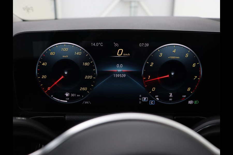 Mercedes-Benz B-Klasse 180 Business Solution Luxury | Panoramadak | Leder | Stoelverwarming | Trekhaak | Memory | Keyless | Sfeerverlichting | Matrix LED | Navigatie | Widescreen