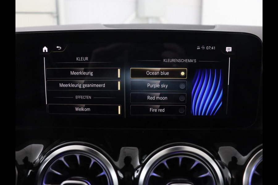 Mercedes-Benz B-Klasse 180 Business Solution Luxury | Panoramadak | Leder | Stoelverwarming | Trekhaak | Memory | Keyless | Sfeerverlichting | Matrix LED | Navigatie | Widescreen