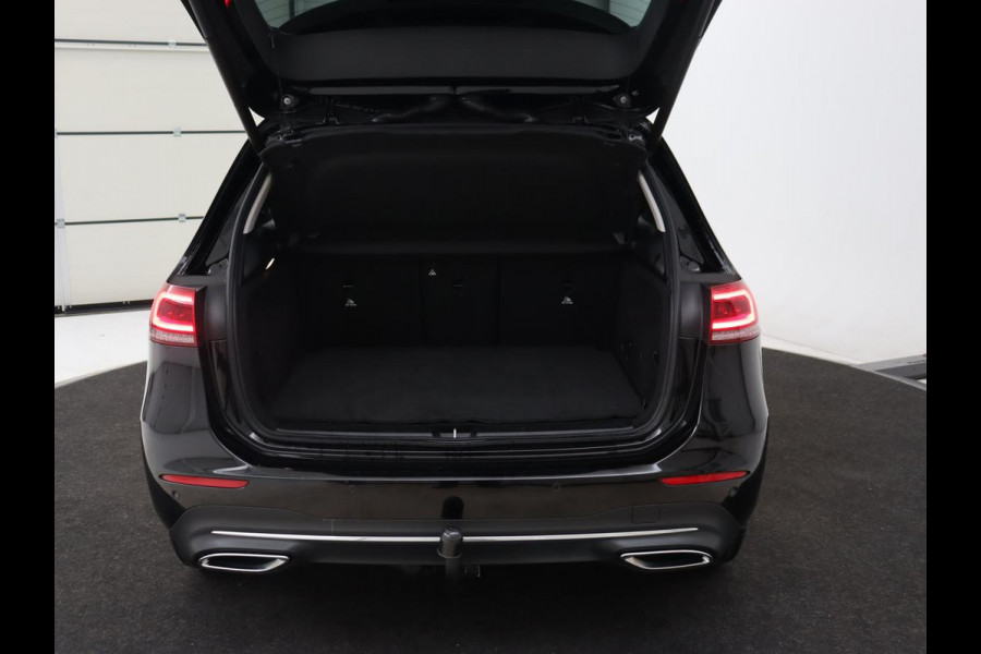 Mercedes-Benz B-Klasse 180 Business Solution Luxury | Panoramadak | Leder | Stoelverwarming | Trekhaak | Memory | Keyless | Sfeerverlichting | Matrix LED | Navigatie | Widescreen