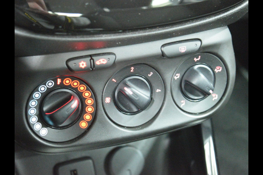 Opel ADAM 1.0 Turbo BlitZ NAVI & CARPLAY | STOEL- EN STUURVERWARMING | AIRCO | PARKEERSENSOREN |