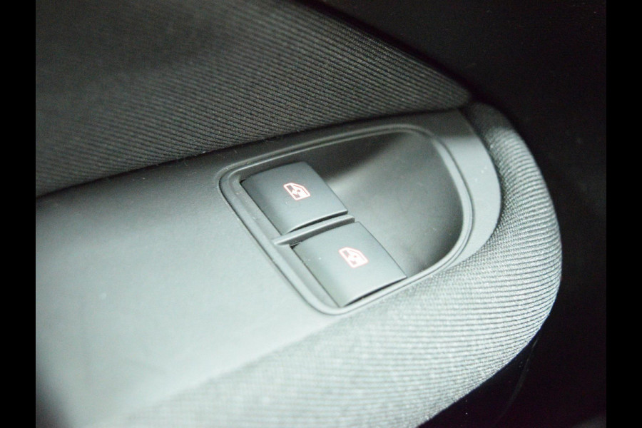 Opel ADAM 1.0 Turbo BlitZ NAVI & CARPLAY | STOEL- EN STUURVERWARMING | AIRCO | PARKEERSENSOREN |