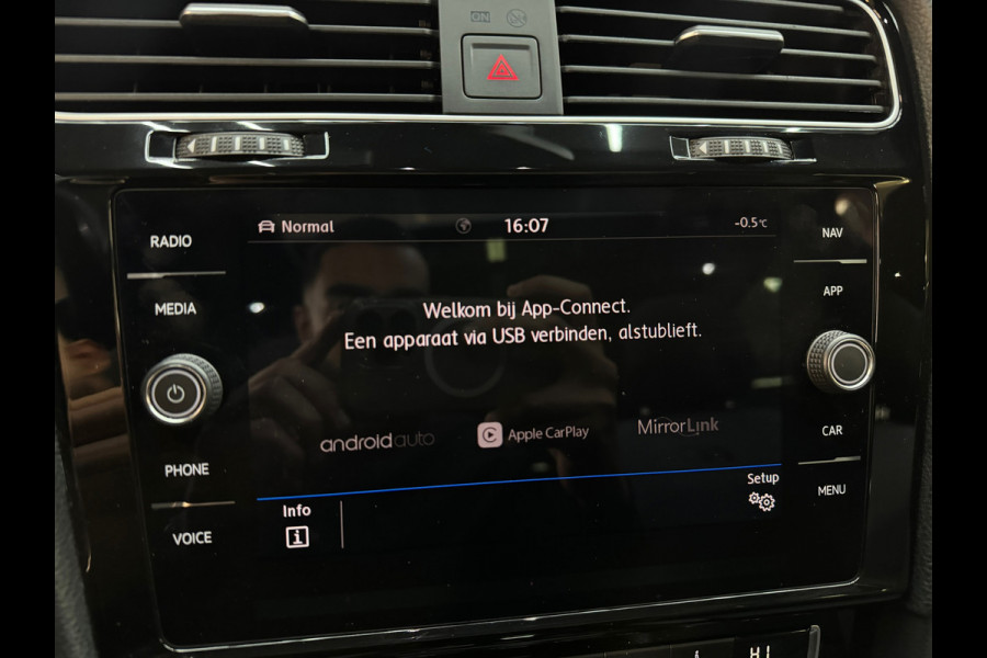 Volkswagen GOLF Variant 1.5 TSI Highline R Line Pano|Trekhaak