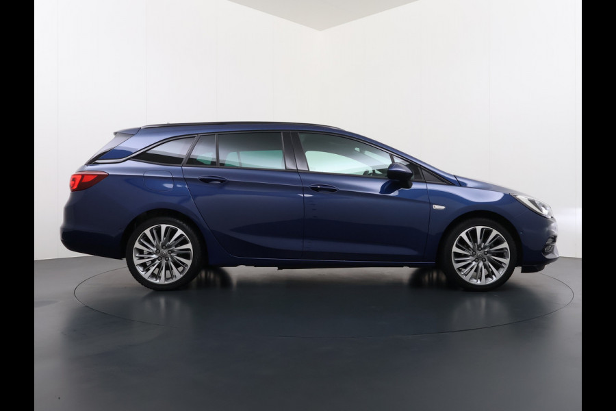 Opel Astra Sports Tourer 1.2T Leer/Alcantara Led-Matrix Innovation Bose®-Hifi Navi Camera Park-Assist + PDC-a+v Apple Carplay Android Keyle AGR-Comfort-Stoel+Stuur+Voorruitverwarming Elek.Achterklep Pdc Lane Assist DAB Regen-Lichtsensor Bordherkenning Zwarte-Hemel Origineel Nederlandse Auto Zeer luxe uitvoering! A-Label EURO6  € 30.000 nieuw
