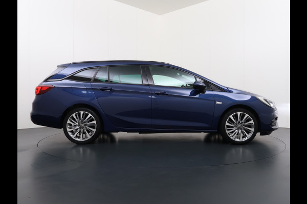 Opel Astra Sports Tourer 1.2T Leer/Alcantara Led-Matrix Innovation Bose®-Hifi Navi Camera Park-Assist + PDC-a+v Apple Carplay Android Keyle AGR-Comfort-Stoel+Stuur+Voorruitverwarming Elek.Achterklep Pdc Lane Assist DAB Regen-Lichtsensor Bordherkenning Zwarte-Hemel Origineel Nederlandse Auto Zeer luxe uitvoering! A-Label EURO6  € 30.000 nieuw
