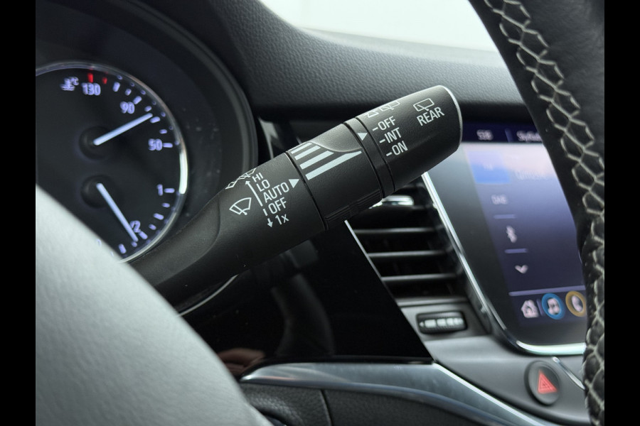 Opel Astra Sports Tourer 1.2T Leer/Alcantara Led-Matrix Innovation Bose®-Hifi Navi Camera Park-Assist + PDC-a+v Apple Carplay Android Keyle AGR-Comfort-Stoel+Stuur+Voorruitverwarming Elek.Achterklep Pdc Lane Assist DAB Regen-Lichtsensor Bordherkenning Zwarte-Hemel Origineel Nederlandse Auto Zeer luxe uitvoering! A-Label EURO6  € 30.000 nieuw