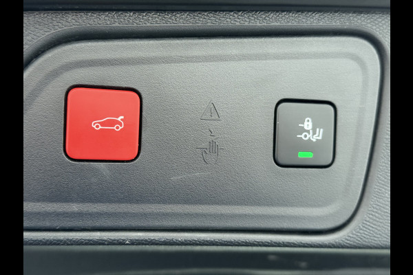 Peugeot 3008 1.6T 225pk AUT-8 GT Pack HYbrid Leer/Alcantara+Elektr.+Verwarmd Trekhaak Navi360°Camera Apple Carplay Android Ecc HiFi Premium FOCAL® Zwarte Hemel Lane Assist Dodehoekwaarschuwing 1e Eigenaar Origineel Nederlandse Auto Nieuwprijs €51.858,-