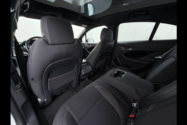 Jaguar I-PACE EV320PK 90kWh Leer Pano-Dak 360°Camera 20"LM Meridian™-Sound Apple Carplay Android Navi Ecc Pdc S Business Pack Keyless Stoelverwarming Rode-Remklauwen Elek.Achterklep Led Privacy Glas Cruise Control Rijstrooksensor Origineel Nederlandse Auto Dealeronderhouden 3 FASE LADEN 320pk 500Nm