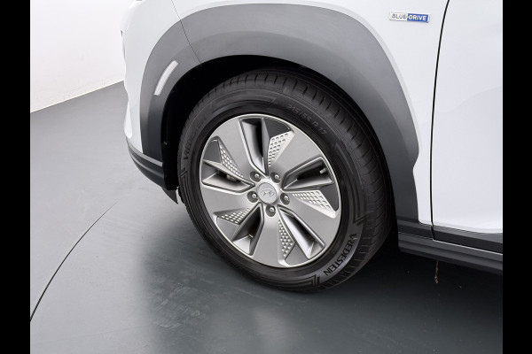 Hyundai Kona EV 64kWh SOH 94% Warmtepomp Adap.Cruise Apple Carplay Android Auto Krell®-Hifi Navi Ecc Camera Comfort Blind Spot Lane Assist Keyless Isofix DAB Led