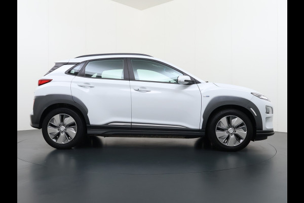 Hyundai Kona EV 64kWh SOH 94% Warmtepomp Adap.Cruise Apple Carplay Android Auto Krell®-Hifi Navi Ecc Camera Comfort Blind Spot Lane Assist Keyless Isofix DAB Led