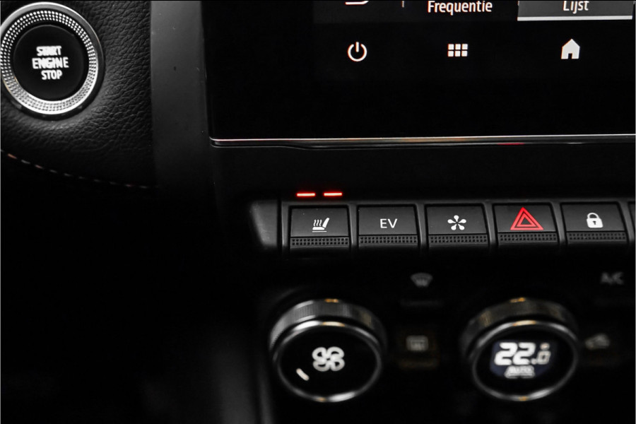 Renault Captur 1.6 E-Tech Plug-in Hybrid 160 Initiale Paris Leder Bose Trekhaak ACC Stoelverw