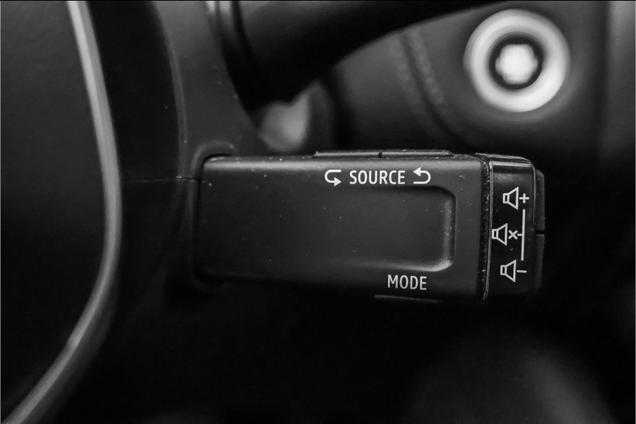 Renault Captur 1.6 E-Tech Plug-in Hybrid 160 Initiale Paris Leder Bose Trekhaak ACC Stoelverw