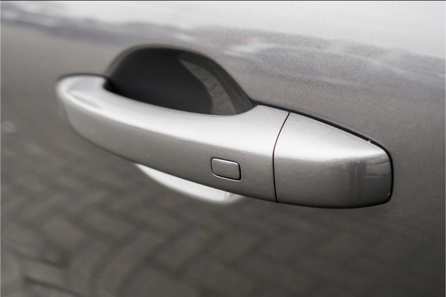 Renault Captur 1.6 E-Tech Plug-in Hybrid 160 Initiale Paris Leder Bose Trekhaak ACC Stoelverw