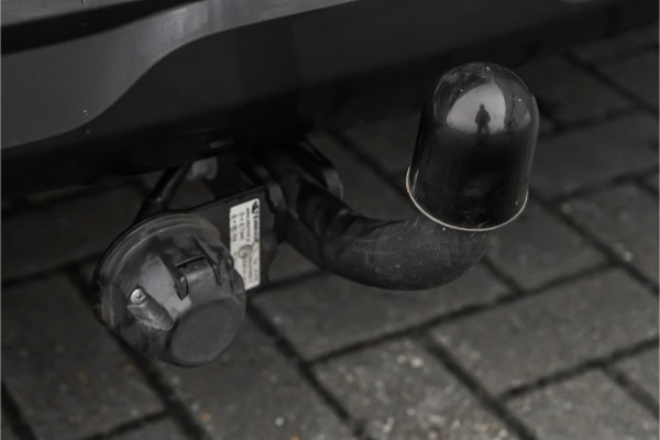 Renault Captur 1.6 E-Tech Plug-in Hybrid 160 Initiale Paris Leder Bose Trekhaak ACC Stoelverw