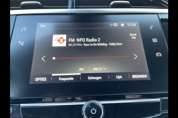 Opel Corsa 100pk Elegance (Camera - LED - Parkeersensoren V+A - Keyless - Navigatie - Dodehoekdetectie- Apple Carplay)