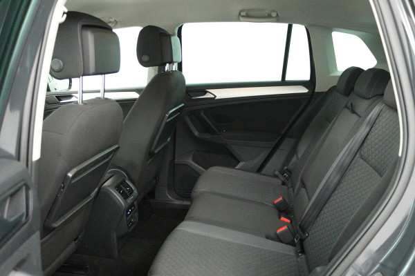 Volkswagen Tiguan 1.5 TSI Comfortline (CAMERA, DIGITALE COCKPIT, NAVIGATIE CARPLAY, CRUISE ADAPTIEF, PARKEERSENSOREN)