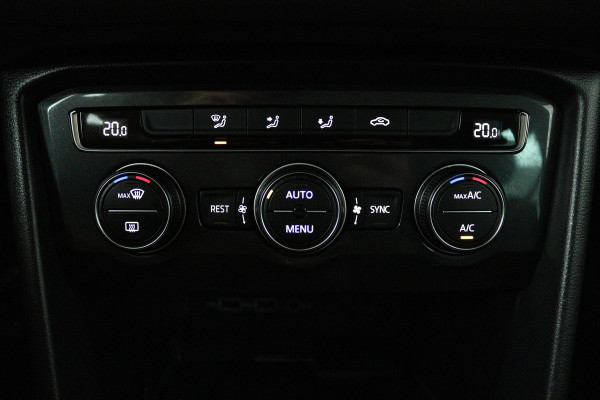 Volkswagen Tiguan 1.5 TSI Comfortline (CAMERA, DIGITALE COCKPIT, NAVIGATIE CARPLAY, CRUISE ADAPTIEF, PARKEERSENSOREN)