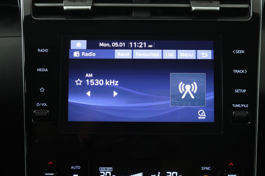 Hyundai Tucson 1.6 T-GDI HEV i-Motion (TREKHAAK, ACHTERUITRIJCAMERA, DIGITALE COCKPIT, PARKEERSENSOREN)