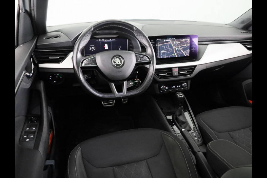 Škoda Kamiq 1.5 TSI ACT Sport Business 150pk Automaat | Panoramadak | Navigatie | Full led koplampen | Stoelverwarming | 18 inch lichtmetalen velgen
