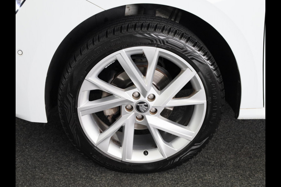 Škoda Kamiq 1.5 TSI ACT Sport Business 150pk Automaat | Panoramadak | Navigatie | Full led koplampen | Stoelverwarming | 18 inch lichtmetalen velgen