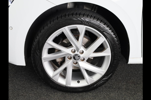 Škoda Kamiq 1.5 TSI ACT Sport Business 150pk Automaat | Panoramadak | Navigatie | Full led koplampen | Stoelverwarming | 18 inch lichtmetalen velgen