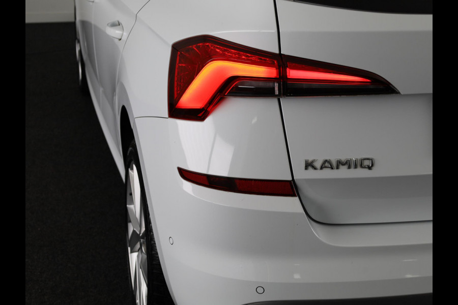 Škoda Kamiq 1.5 TSI ACT Sport Business 150pk Automaat | Panoramadak | Navigatie | Full led koplampen | Stoelverwarming | 18 inch lichtmetalen velgen