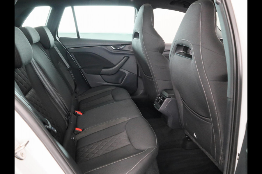 Škoda Kamiq 1.5 TSI ACT Sport Business 150pk Automaat | Panoramadak | Navigatie | Full led koplampen | Stoelverwarming | 18 inch lichtmetalen velgen