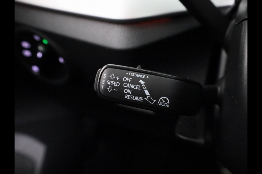 Škoda Kamiq 1.5 TSI ACT Sport Business 150pk Automaat | Panoramadak | Navigatie | Full led koplampen | Stoelverwarming | 18 inch lichtmetalen velgen