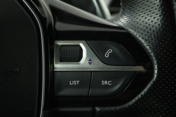 Peugeot 5008 1.6 e-THP GT-Line (DIGITALE COCKPIT, ACHTERUITRIJCAMERA, AUTOMAAT, NAVIGATIE, PARKEERSENSOREN)