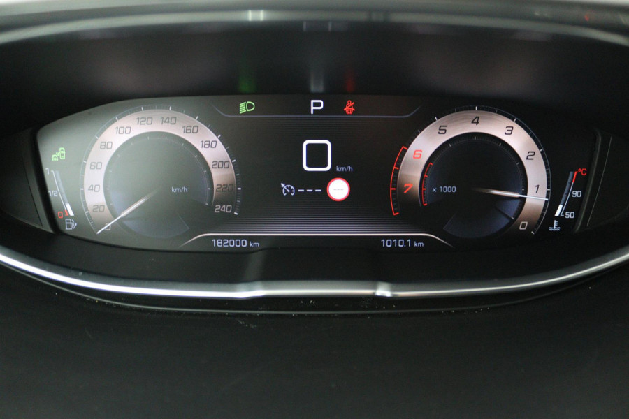 Peugeot 5008 1.6 e-THP GT-Line (DIGITALE COCKPIT, ACHTERUITRIJCAMERA, AUTOMAAT, NAVIGATIE, PARKEERSENSOREN)