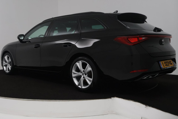 Seat Leon Sportstourer 1.5 eTSI FR Launch Edition (PANORAMADAK, STUUR/STOELVERWARMING, CAMERA, DIGITALE COCKPIT, CRUISE ADAPTIEF)