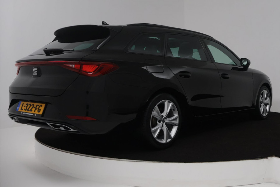 Seat Leon Sportstourer 1.5 eTSI FR Launch Edition (PANORAMADAK, STUUR/STOELVERWARMING, CAMERA, DIGITALE COCKPIT, CRUISE ADAPTIEF)