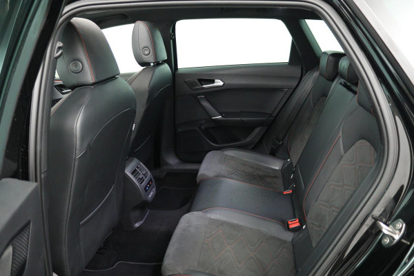 Seat Leon Sportstourer 1.5 eTSI FR Launch Edition (PANORAMADAK, STUUR/STOELVERWARMING, CAMERA, DIGITALE COCKPIT, CRUISE ADAPTIEF)