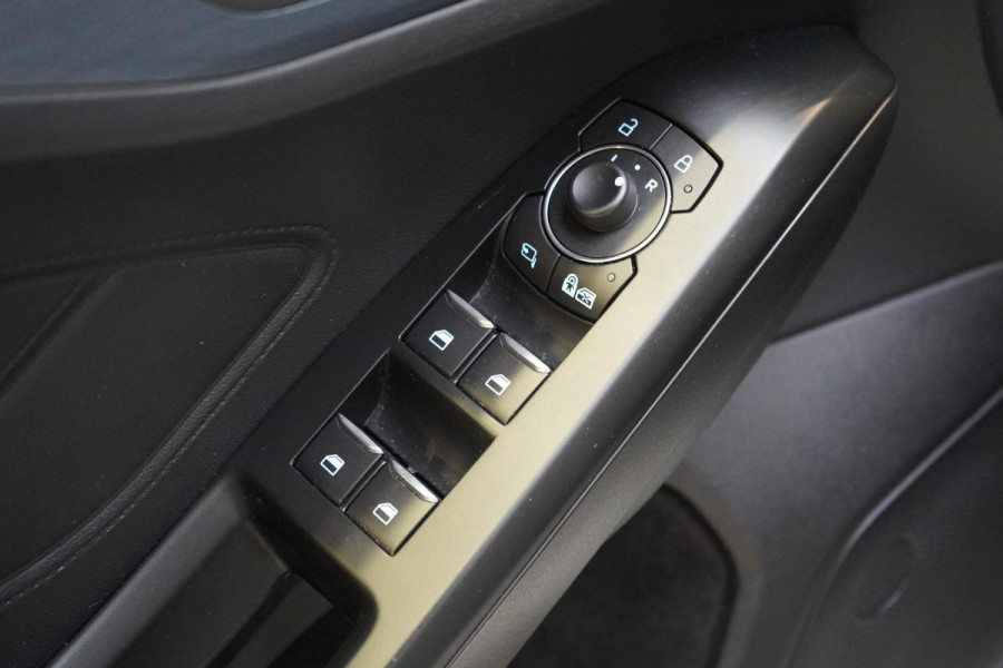 Ford Focus 1.5 EcoBoost 150pk Active X Business | Carplay | Stoelverwarming | Navigatie | Achteruitrijcamera