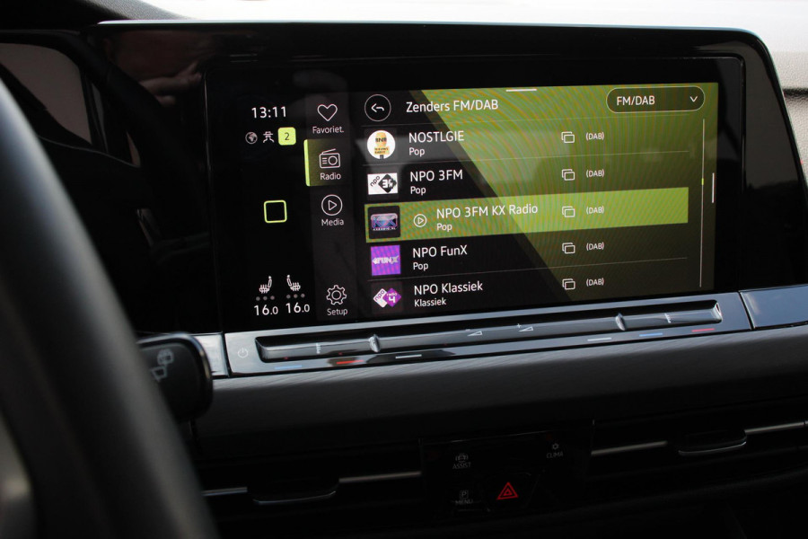 Volkswagen Golf 1.0 eTSI Variant Style DSG Navigatie | Climate Control | Adaptive Cruise Control | Lane Assist | Privacy Glass | Stoel/Stuurverwarming | LED | PDC V+A | Camera | Electrisch bedienbare Achterklep