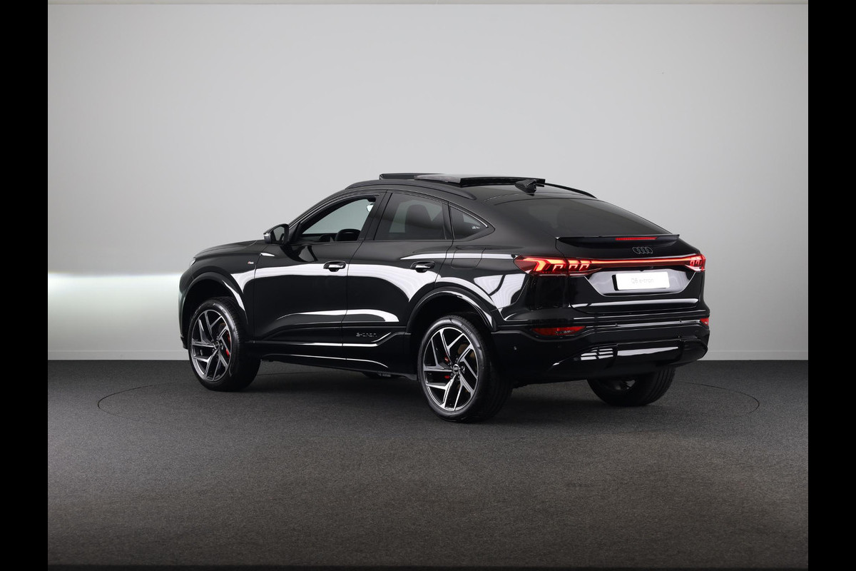 Audi Q6 Sportback e-tron S edition 83Kwh 185 kW / 252 PK Sportback | S edition | Tech Pro | Pano | Luchtvering | Matrix LED | Leder |