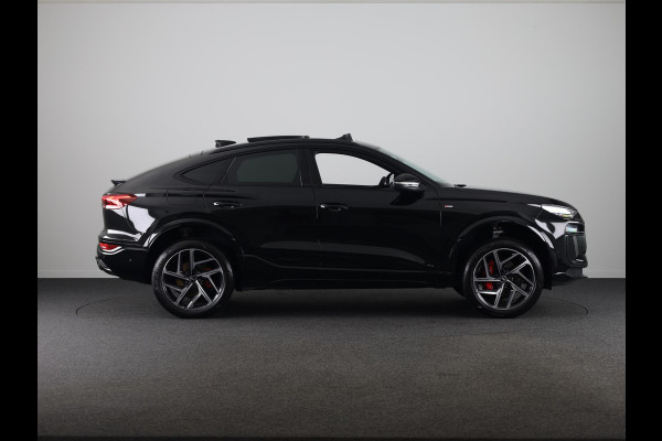Audi Q6 Sportback e-tron S edition 83Kwh 185 kW / 252 PK Sportback | S edition | Tech Pro | Pano | Luchtvering | Matrix LED | Leder |