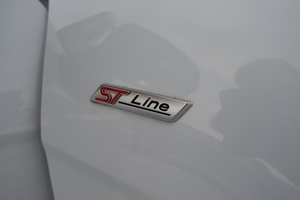 Ford EcoSport 1.0 EB ST-Line Black / INCL. 12 mnd BOVAG