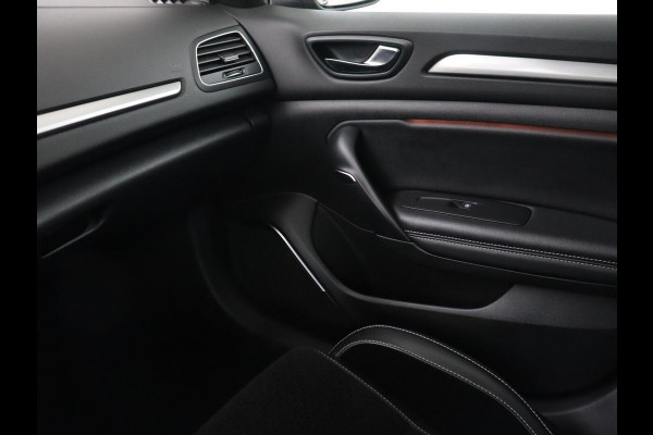 Renault Mégane 1.5 dCi Limited | Camera | Navigatie | Half leder | Climate control | Dodehoek detectie | Keyless | Cruise control | Parkeerhulp