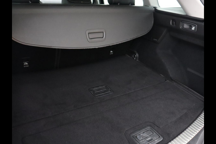 Renault Mégane 1.5 dCi Limited | Camera | Navigatie | Half leder | Climate control | Dodehoek detectie | Keyless | Cruise control | Parkeerhulp