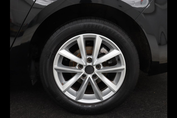 Renault Mégane 1.5 dCi Limited | Camera | Navigatie | Half leder | Climate control | Dodehoek detectie | Keyless | Cruise control | Parkeerhulp