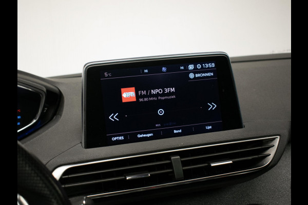 Peugeot 5008 1.2 PureTech GT-Line Avantage Sport (PANORAMADAK,APPLE CARPLAY,LED,CAMERA,NAVI,CRUISE,LM VELGEN)